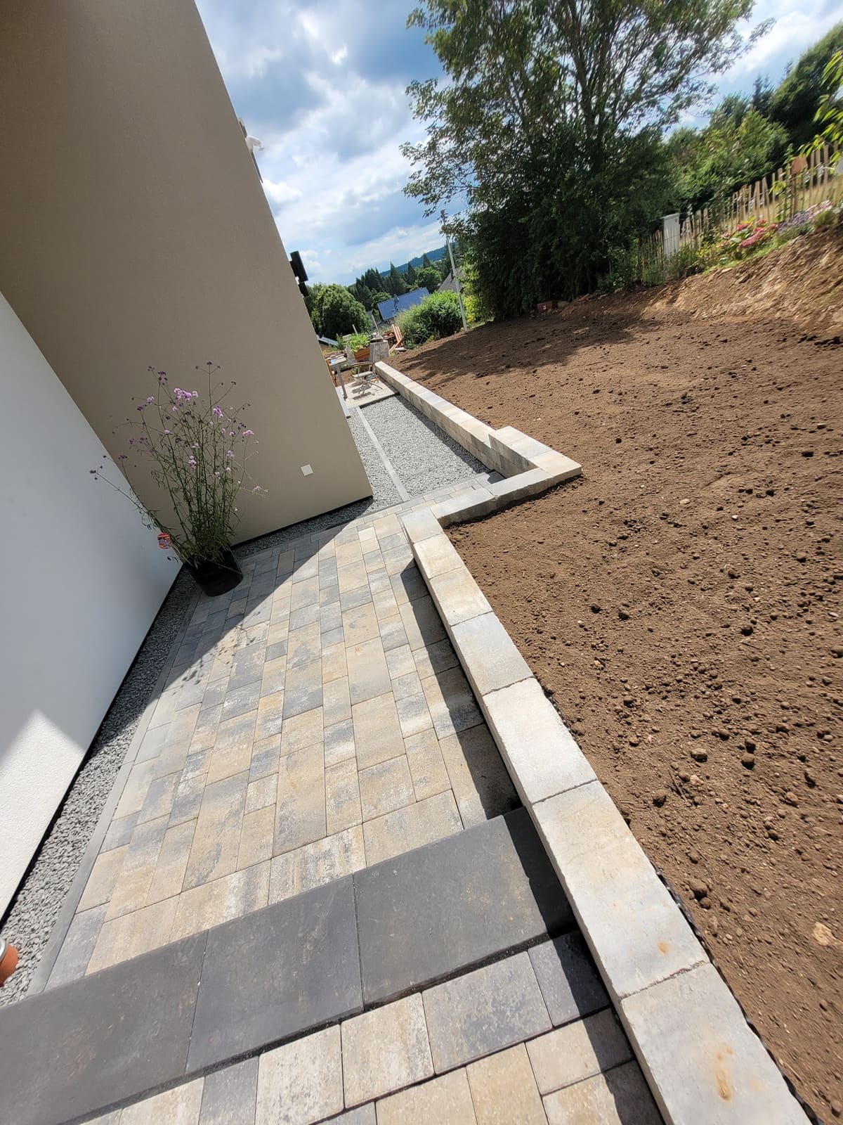 Kellerwand freigelegt